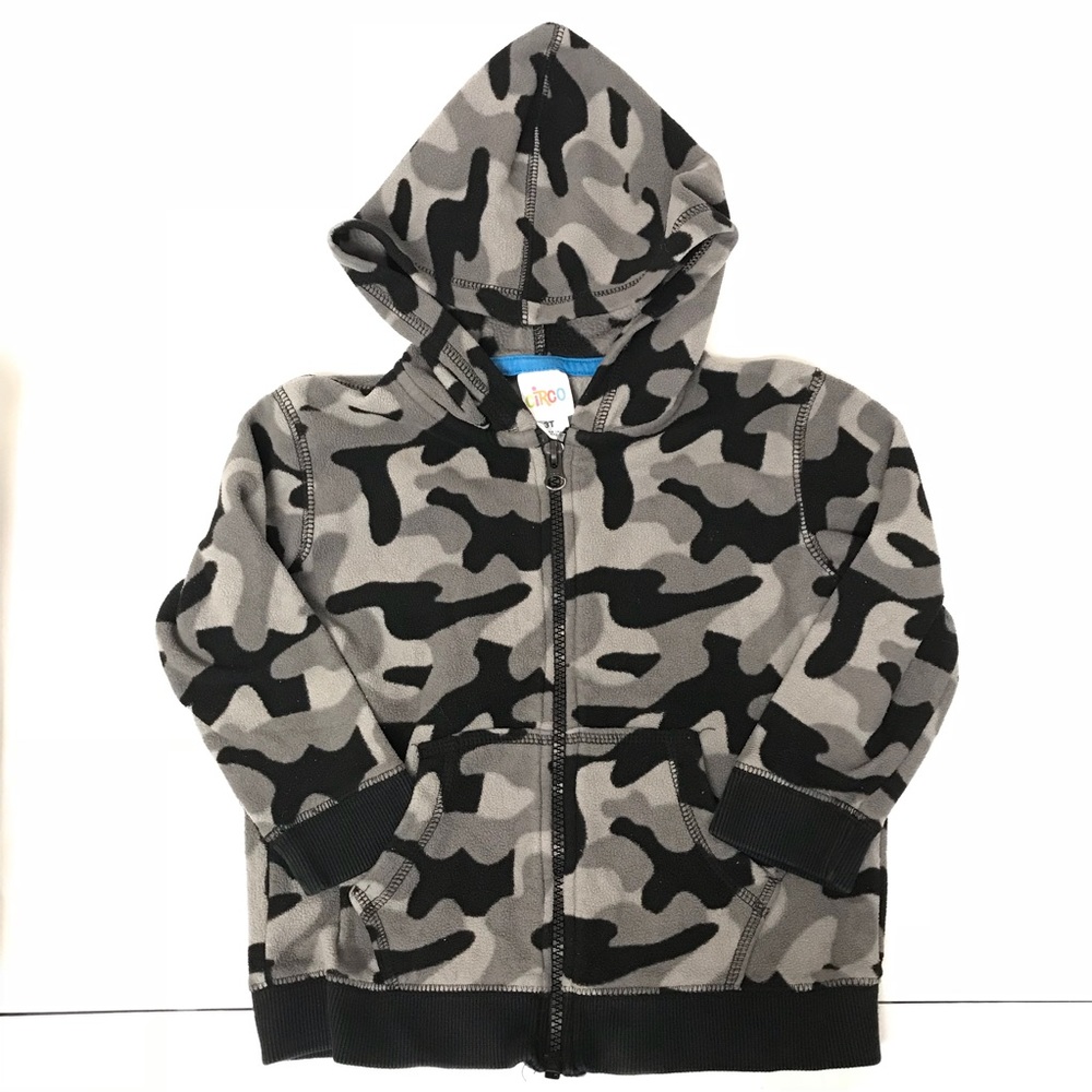 🤩 5 for $25! 🤩 Camo Zip Hoodie 3T